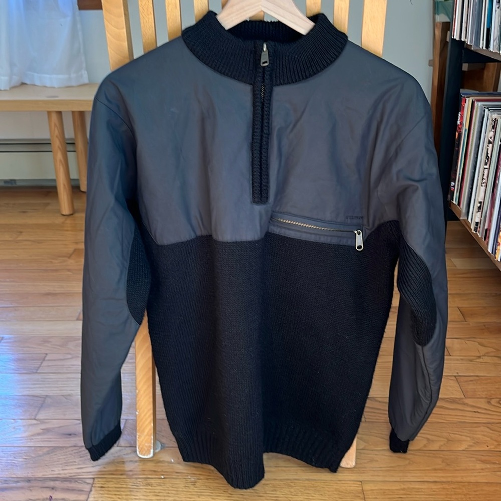 Filson Men’s Guide Sweater Size: Small       Color: Black